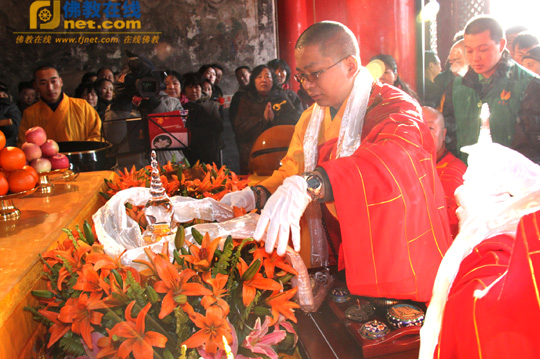 Trung Quốc：Xá lợi chân thân Phật Tổ tổ chức tại Đại Từ Các, Thành phố Bảo Định, tỉnh Hà Bắc